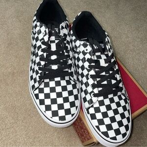Vans Seldan Low Top Men's Checkerboard Skate Sneakers Shoes Size 12 Blk+White